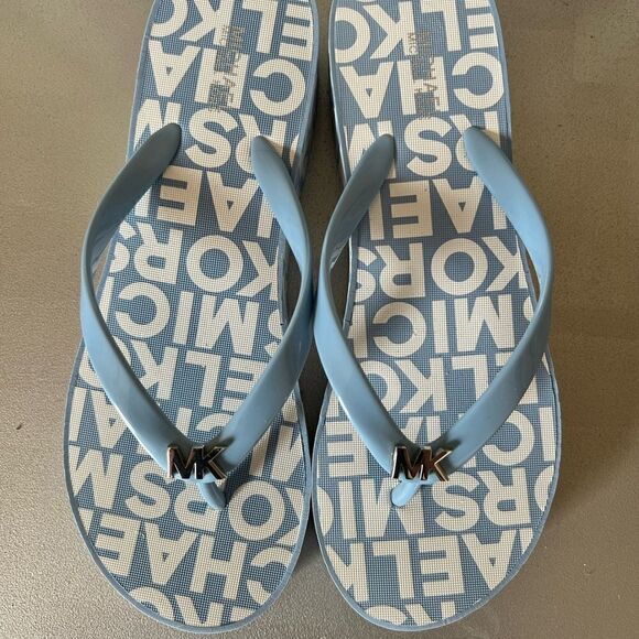 ‎Michael Kors Platform Flip Flops - Picture 4 of 12